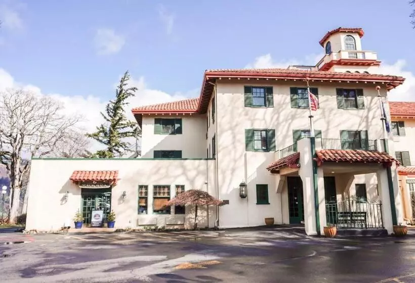 Columbia Gorge Hotel & Spa