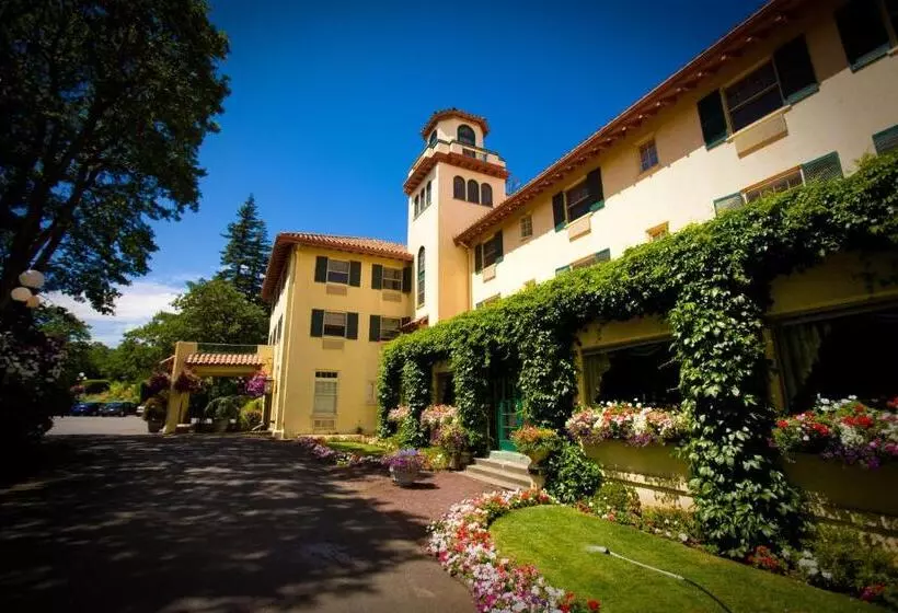 Columbia Gorge Hotel & Spa
