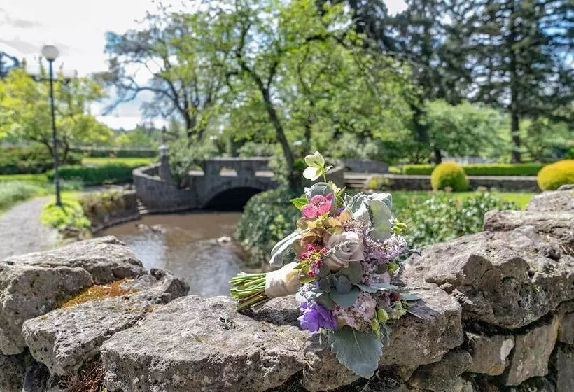 Columbia Gorge Hotel & Spa
