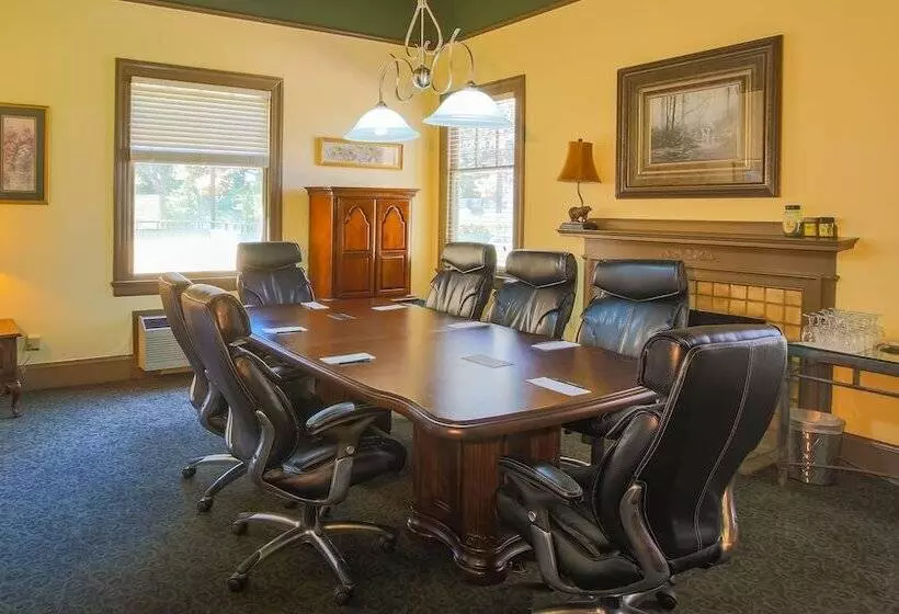 Columbia Gorge Hotel & Spa