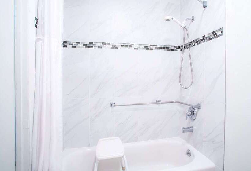 هتل Days Inn By Wyndham St. George