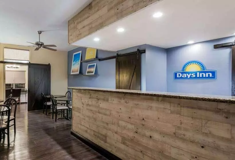 酒店 Days Inn & Suites By Wyndham Lodi