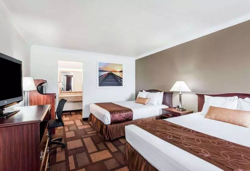 酒店 Days Inn & Suites By Wyndham Lodi