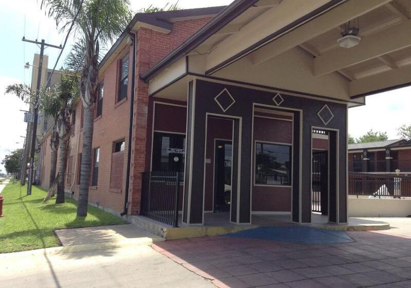 Szálloda Econo Lodge Inn & Suites