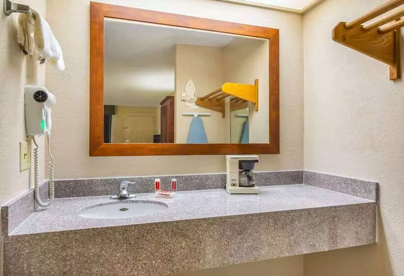 فندق Red Roof Inn Sanford