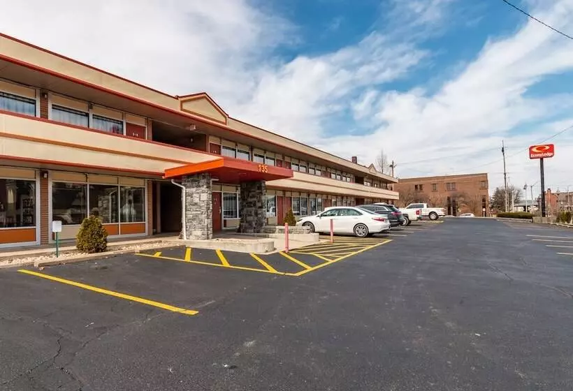 Отель Econo Lodge