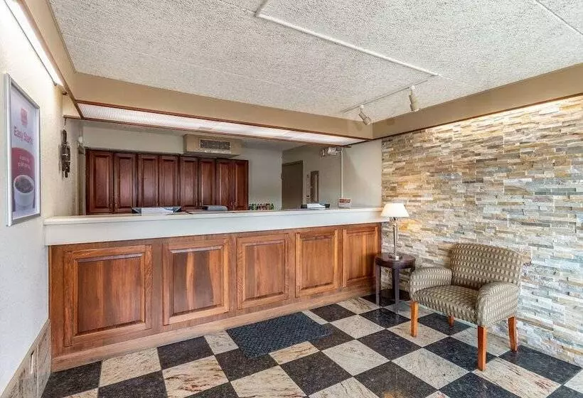 Отель Econo Lodge