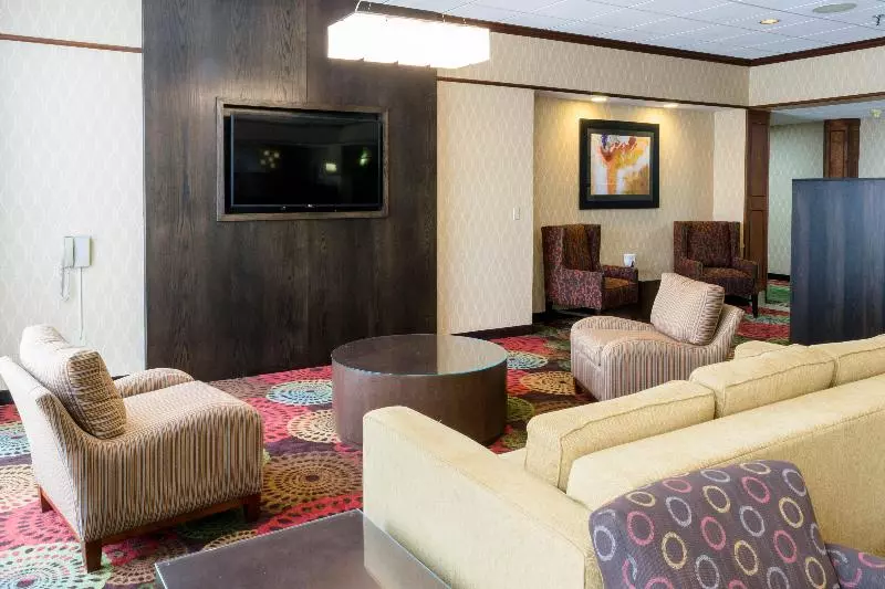 호텔 Holiday Inn Express Big Rapids, An Ihg