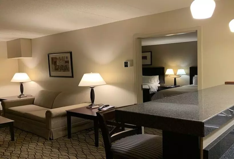 호텔 Holiday Inn Express Milford, An Ihg