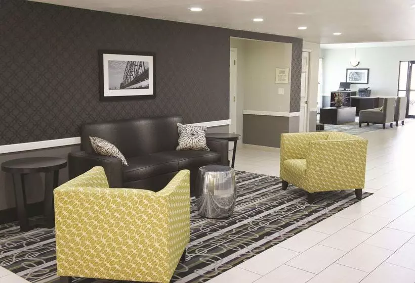 בית מלון כפרי La Quinta Inn By Wyndham El Dorado