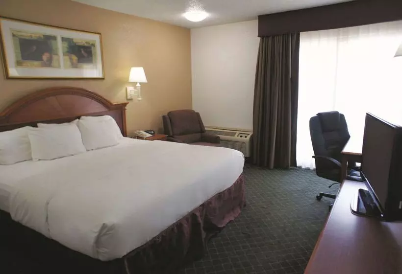 בית מלון כפרי La Quinta Inn By Wyndham El Dorado