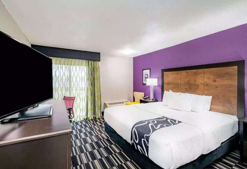 בית מלון כפרי La Quinta Inn By Wyndham El Dorado