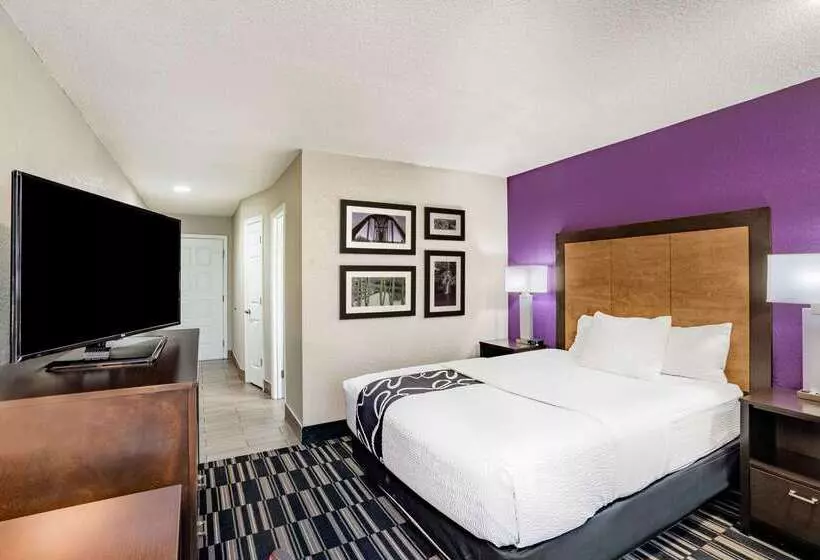 בית מלון כפרי La Quinta Inn By Wyndham El Dorado