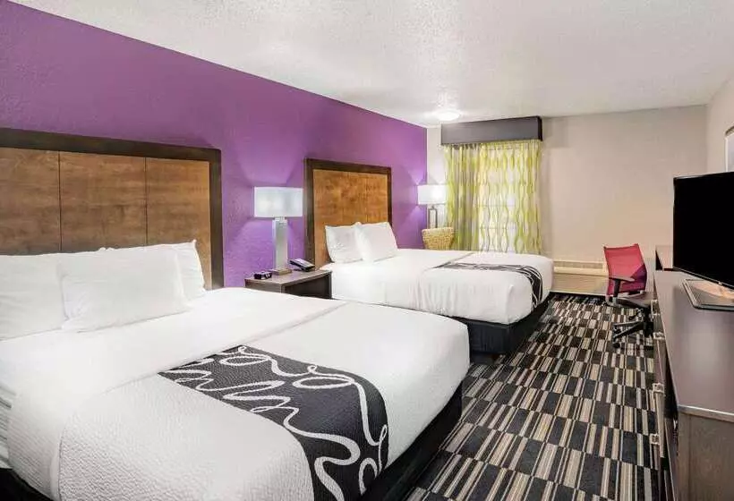 בית מלון כפרי La Quinta Inn By Wyndham El Dorado