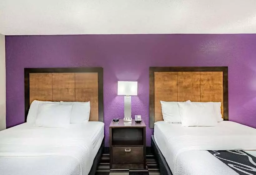 בית מלון כפרי La Quinta Inn By Wyndham El Dorado