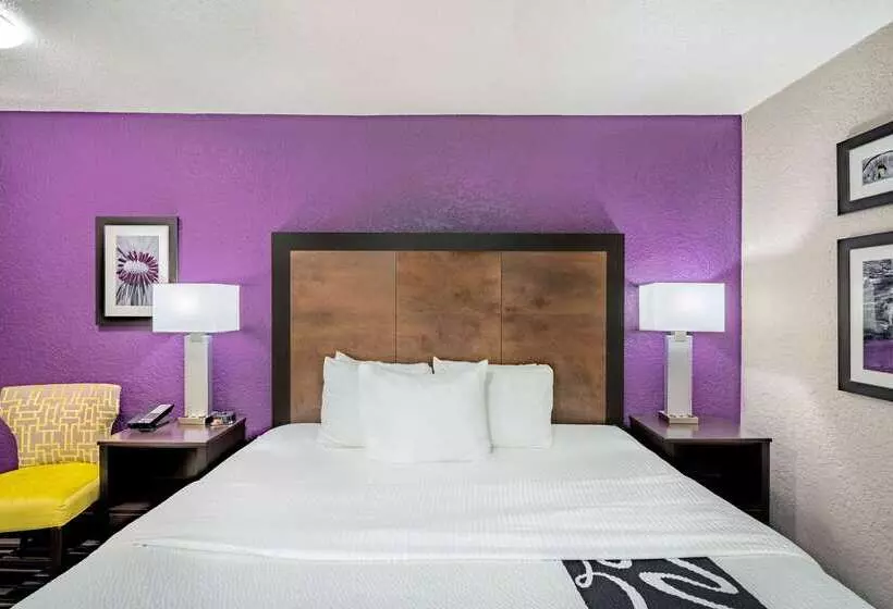 בית מלון כפרי La Quinta Inn By Wyndham El Dorado