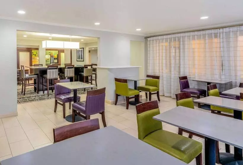 בית מלון כפרי La Quinta Inn By Wyndham El Dorado