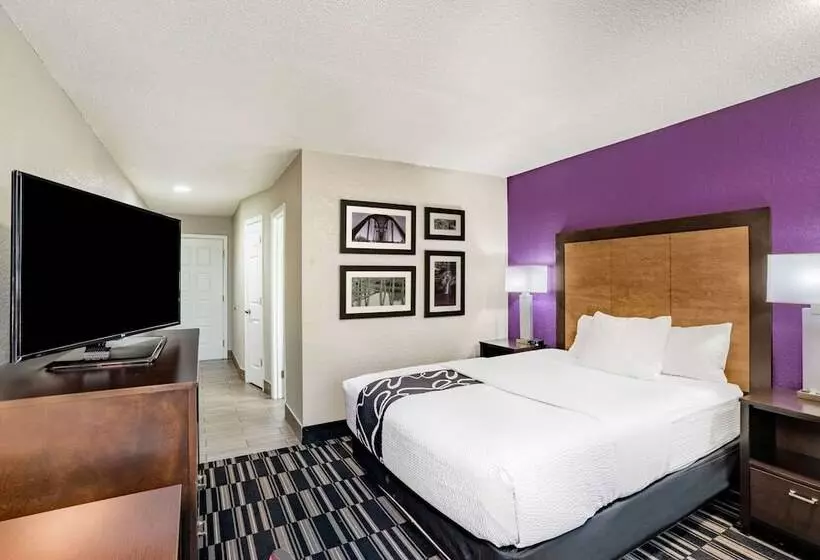 בית מלון כפרי La Quinta Inn By Wyndham El Dorado