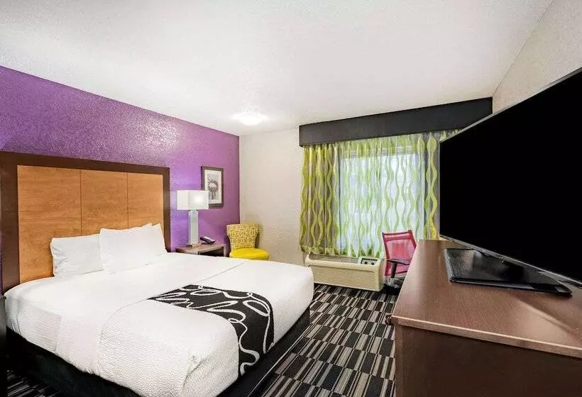 בית מלון כפרי La Quinta Inn By Wyndham El Dorado