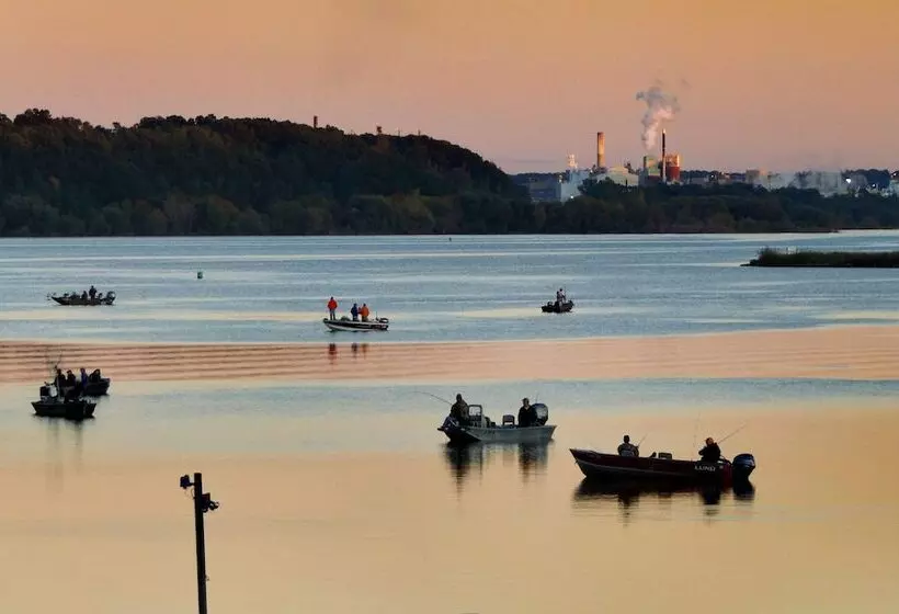 فندق Econo Lodge Manistee