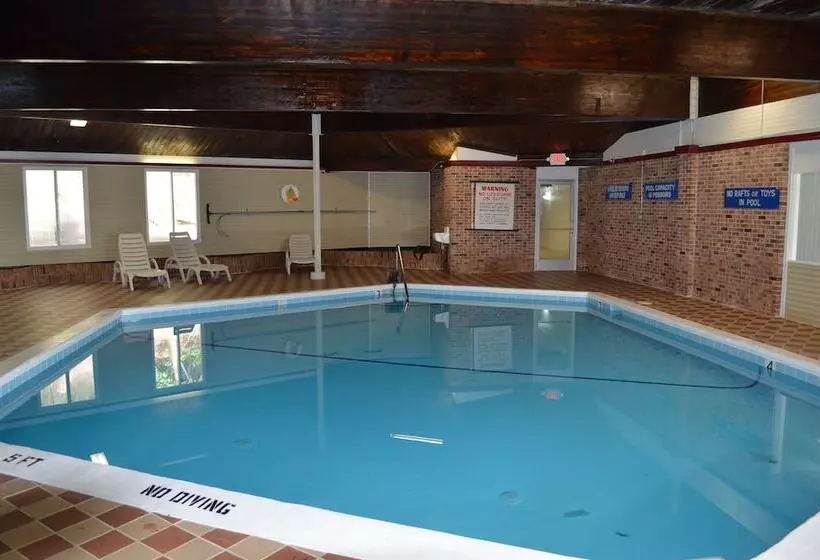 فندق Econo Lodge Manistee