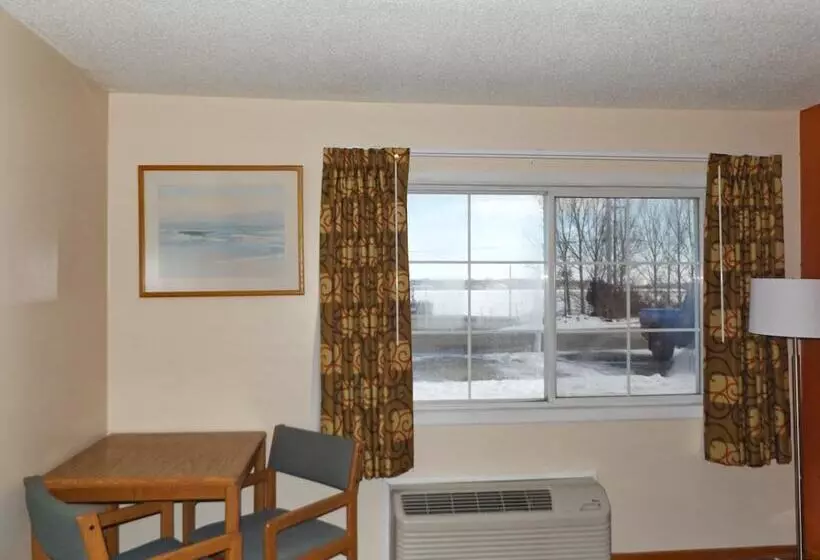 فندق Econo Lodge Manistee