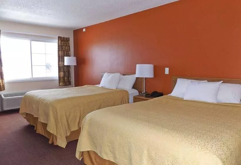فندق Econo Lodge Manistee