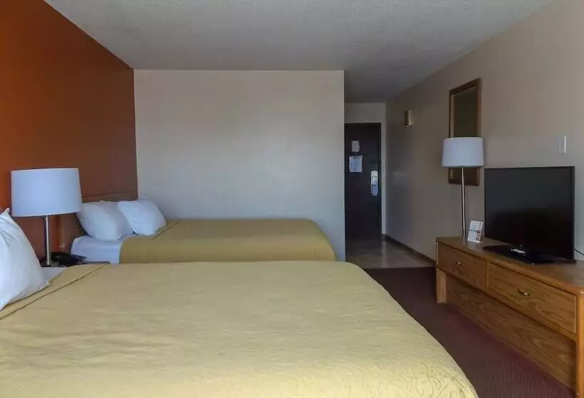 فندق Econo Lodge Manistee