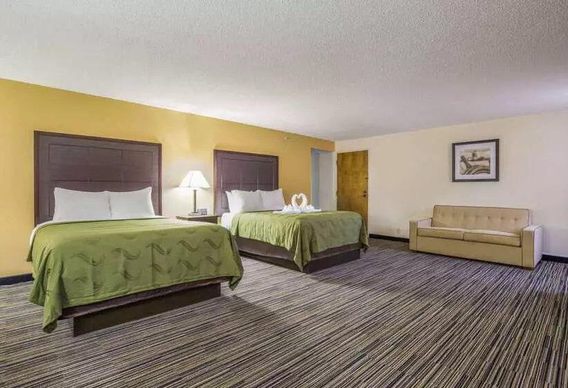 호텔 Quality Inn