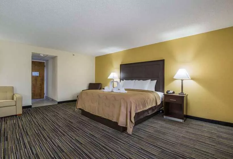 호텔 Quality Inn