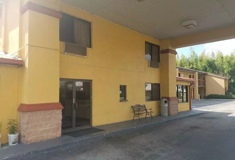 فندق Quality Inn