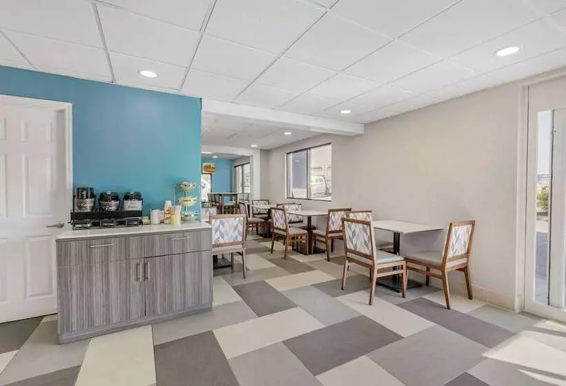 فندق Quality Inn