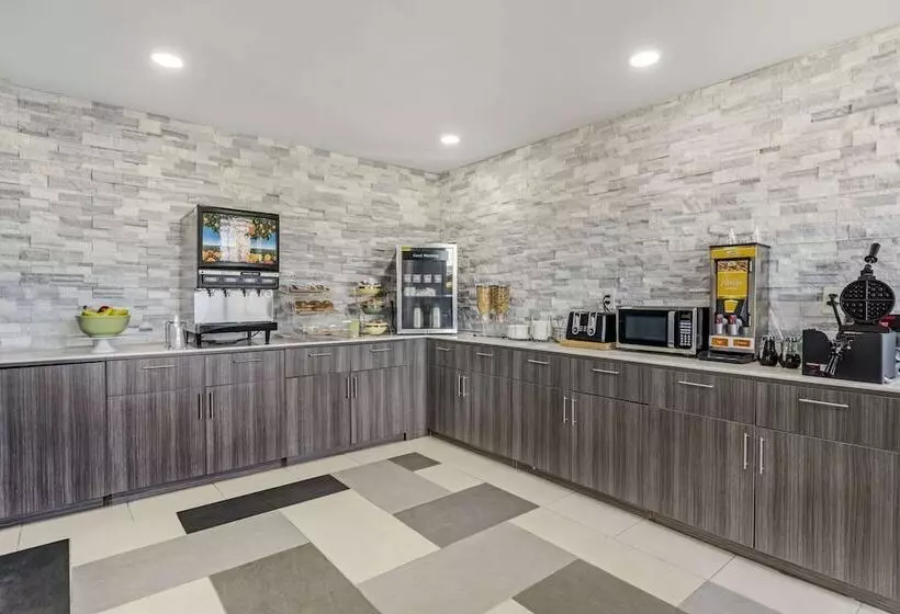 فندق Quality Inn