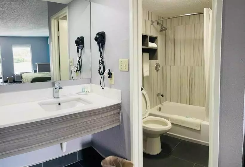 فندق Quality Inn