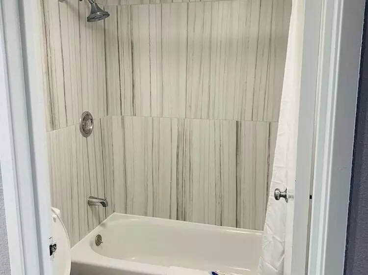 فندق Quality Inn