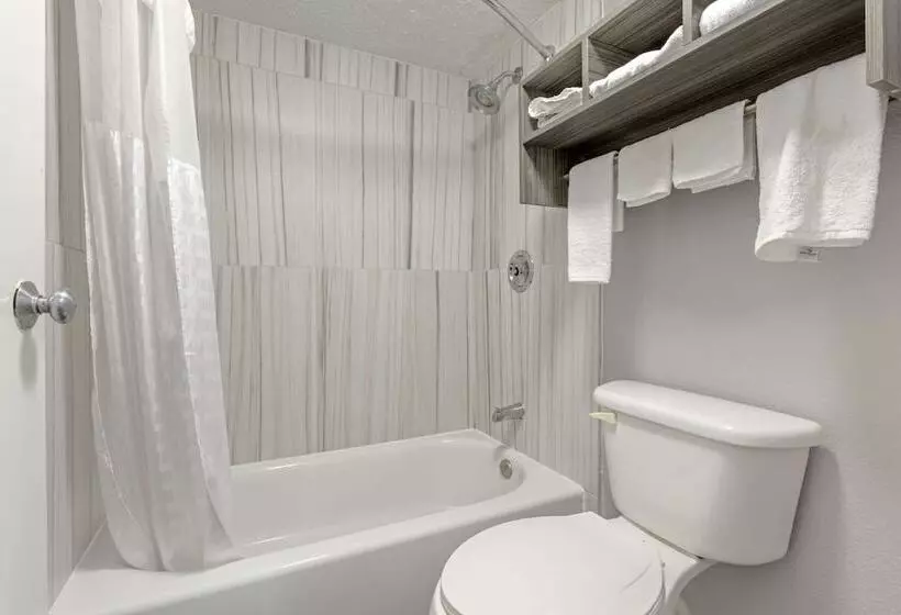 فندق Quality Inn