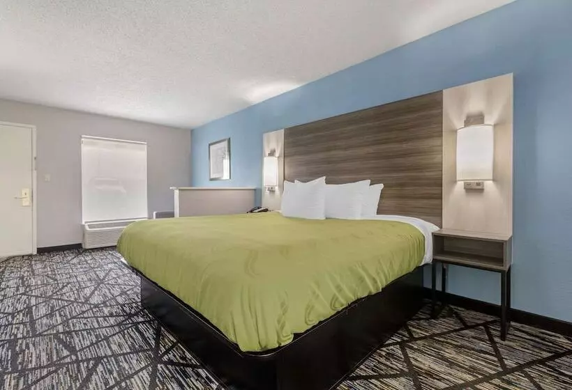 فندق Quality Inn