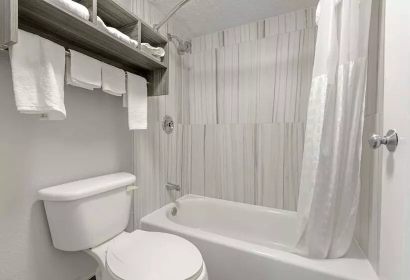 فندق Quality Inn