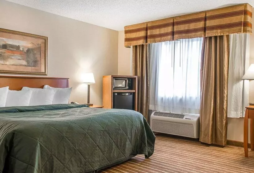 هتل Quality Inn & Suites