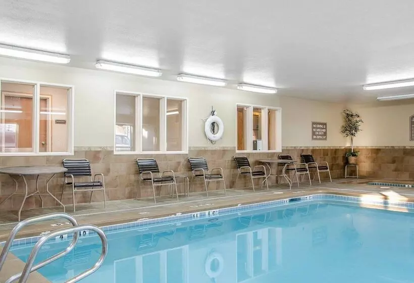 هتل Quality Inn & Suites