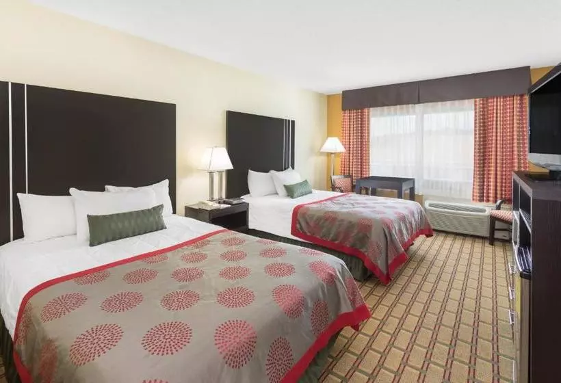فندق Ramada By Wyndham Asheville Southeast