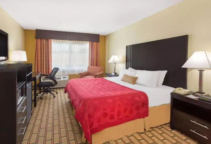 فندق Ramada By Wyndham Asheville Southeast