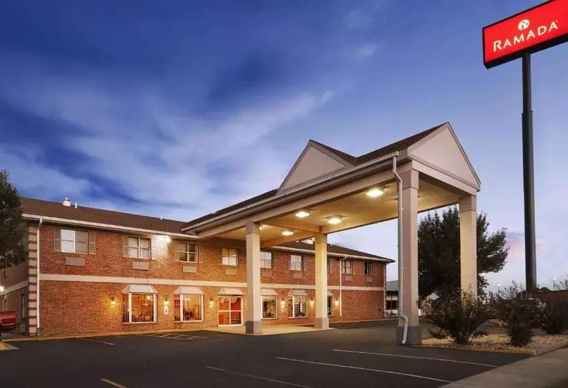 בית מלון כפרי Ramada By Wyndham Sioux City