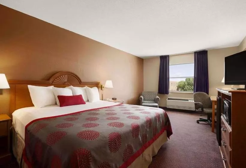 בית מלון כפרי Ramada By Wyndham Sioux City