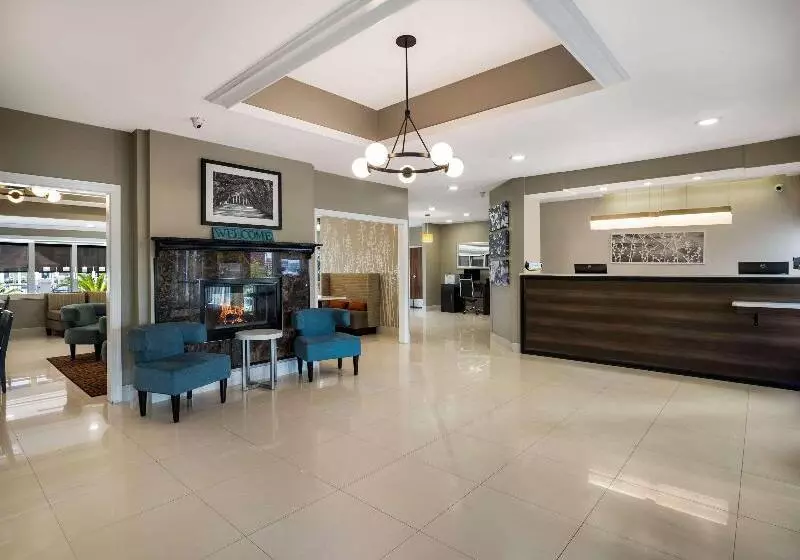 Отель Sleep Inn Savannah Midtown