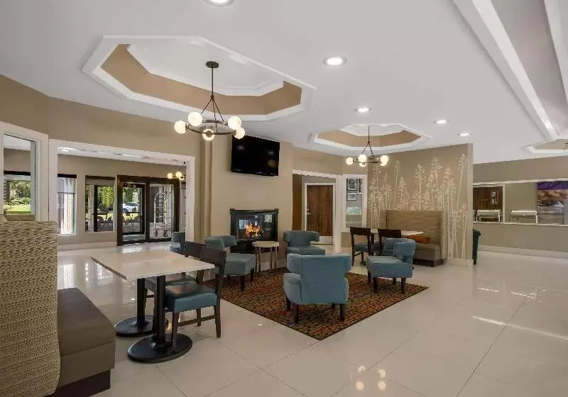 Отель Sleep Inn Savannah Midtown