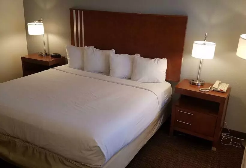 Surestay Hotel By Best Western Hollister