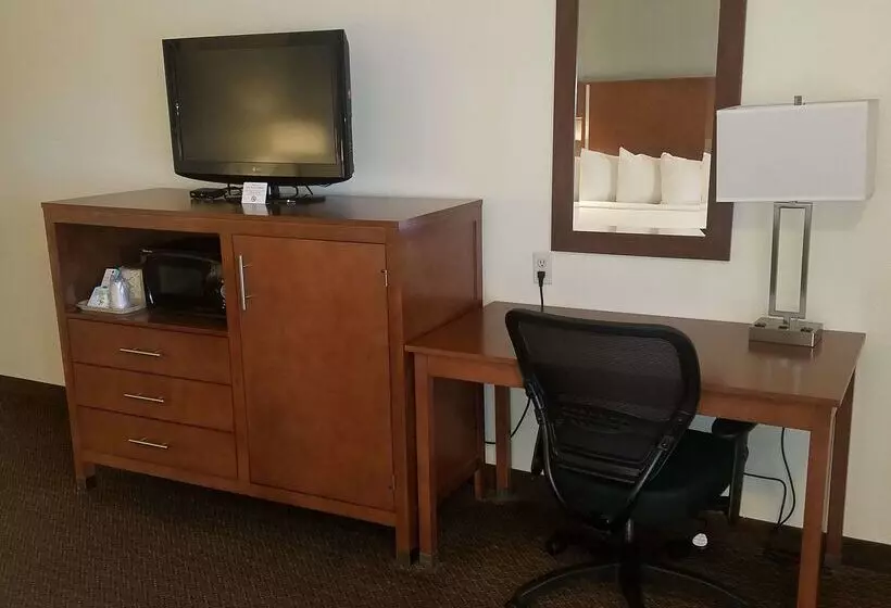 Surestay Hotel By Best Western Hollister