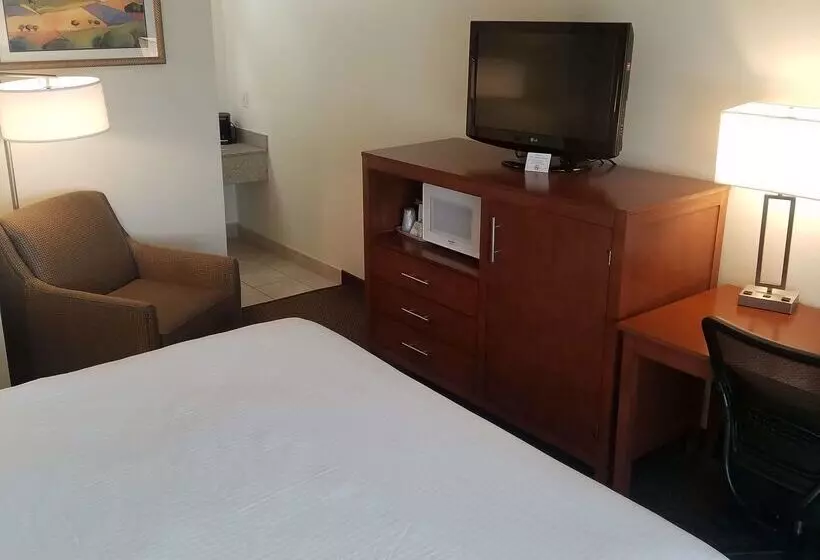 Surestay Hotel By Best Western Hollister