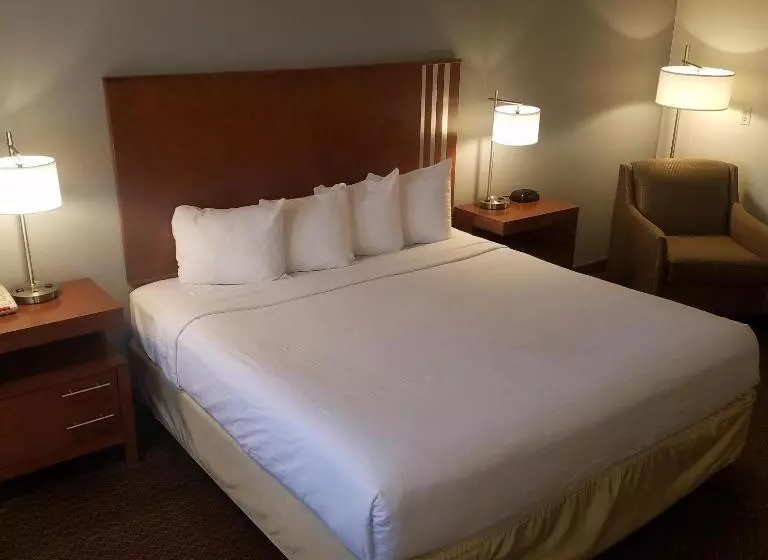 Surestay Hotel By Best Western Hollister